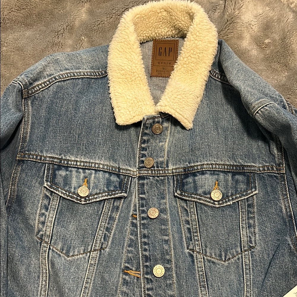 NWT GAP Women’s Blue Denim Oversized Jacket with Sherpa Collar, Size M